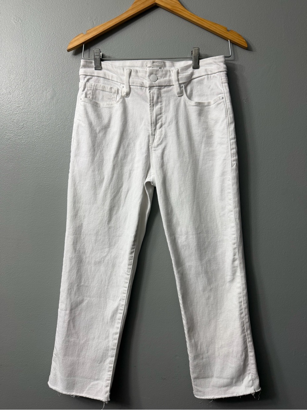 Good American raw hem crop White Straight-Leg Jeans 8
